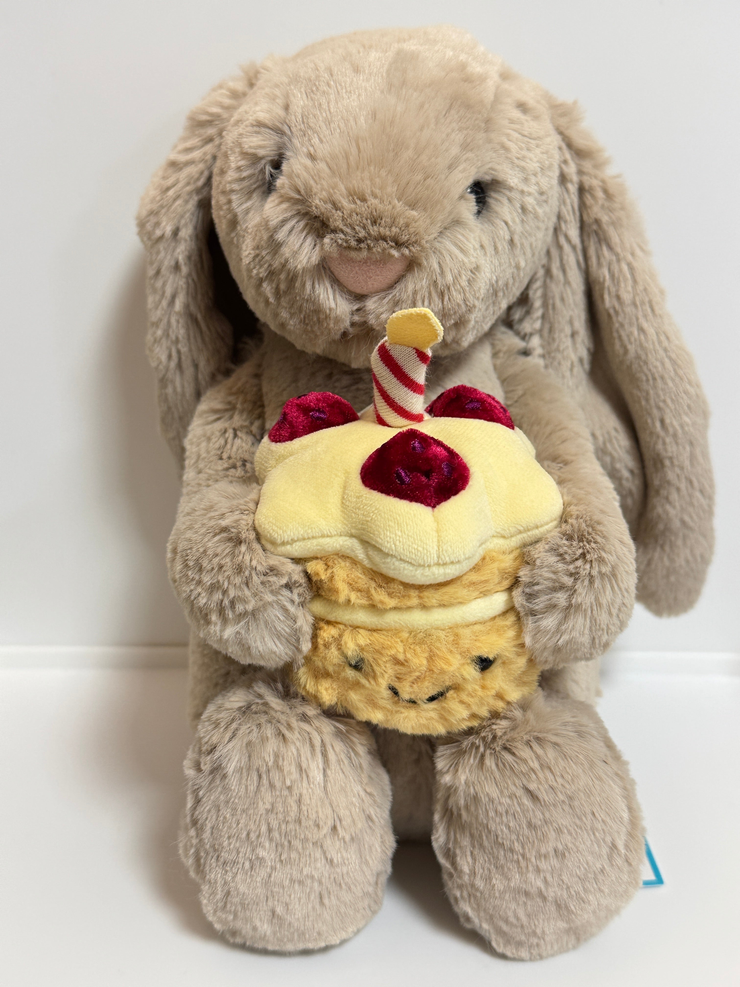 Jellycat Bashful Beige Bunny Birthday